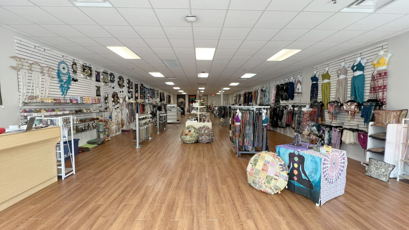 VTrendz Tanger Outlet Columbus, 400 S Wilson Rd #860, Sunbury, OH 43074