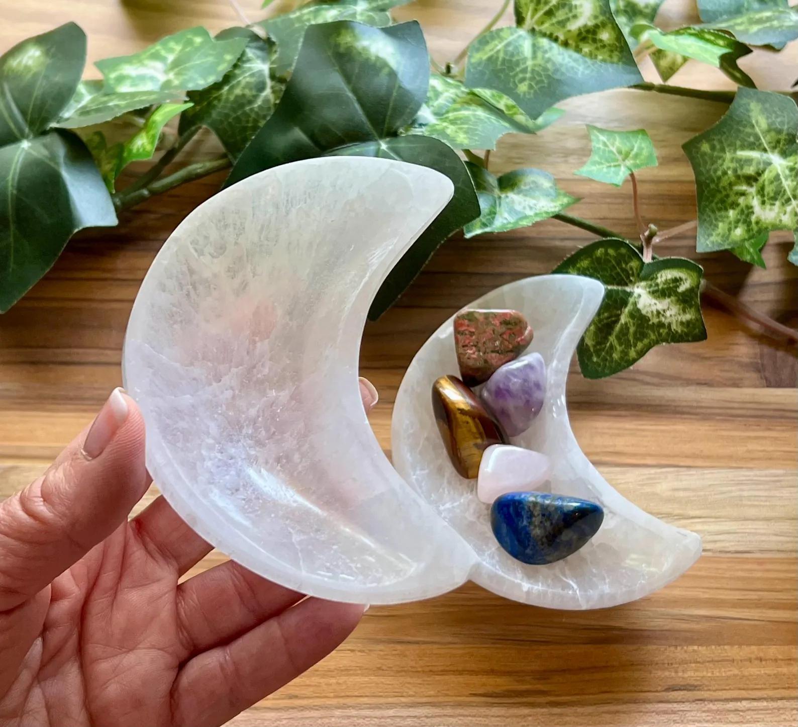 Selenite Moon Shaped Bowl: Lunar Vessel of Purification & Etheric Charging (2.4–5.5 Inch)